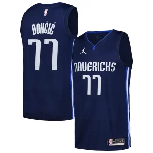 Luka Dončić Dallas Mavericks Jordan Brand Swingman Player Exclusif Jersey Statement Edition Navy